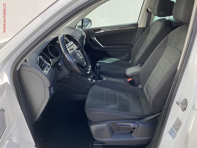 Volkswagen Tiguan (2019) 2.0 TDi, Highline, LED - fotka 9 z 18