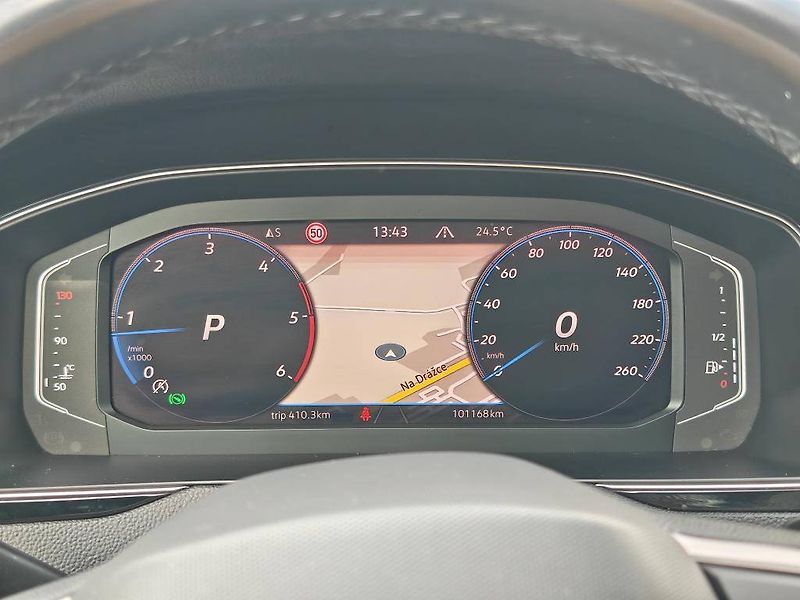 Volkswagen Passat Alltrack 4Motion DSG 2,0TDI - fotka 13 z 25