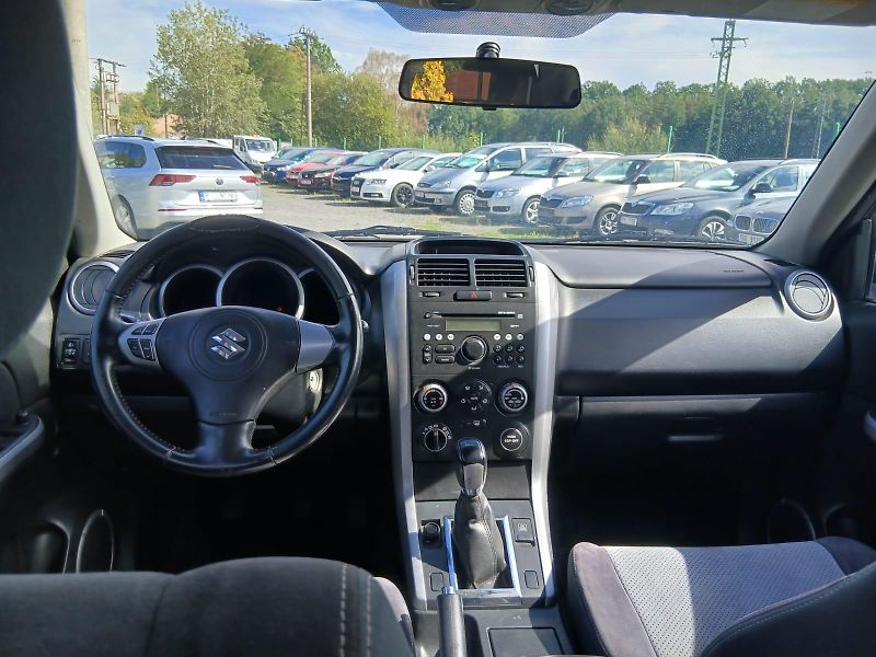 Suzuki Grand Vitara 1.9 DDiS, 4x4, nové rozvody - fotka 26 z 39