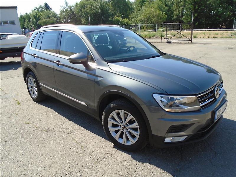 Volkswagen Tiguan 2,0   4X4 110KW - fotka 1 z 27