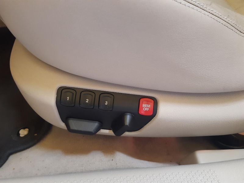 Škoda Superb 2.5 TDI AUTOMAT DIGIKLIMA - fotka 17 z 24