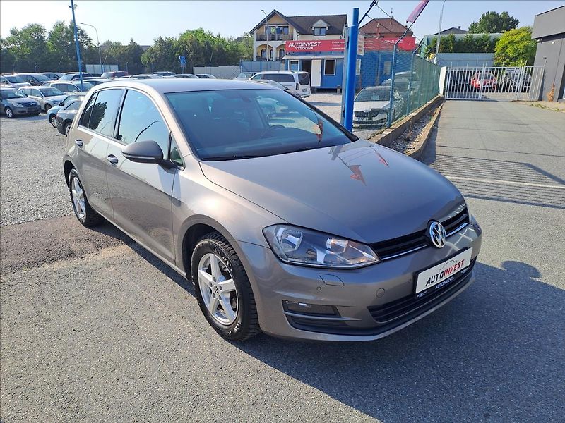 Volkswagen Golf 1,2 TSI DSG - fotka 2 z 16