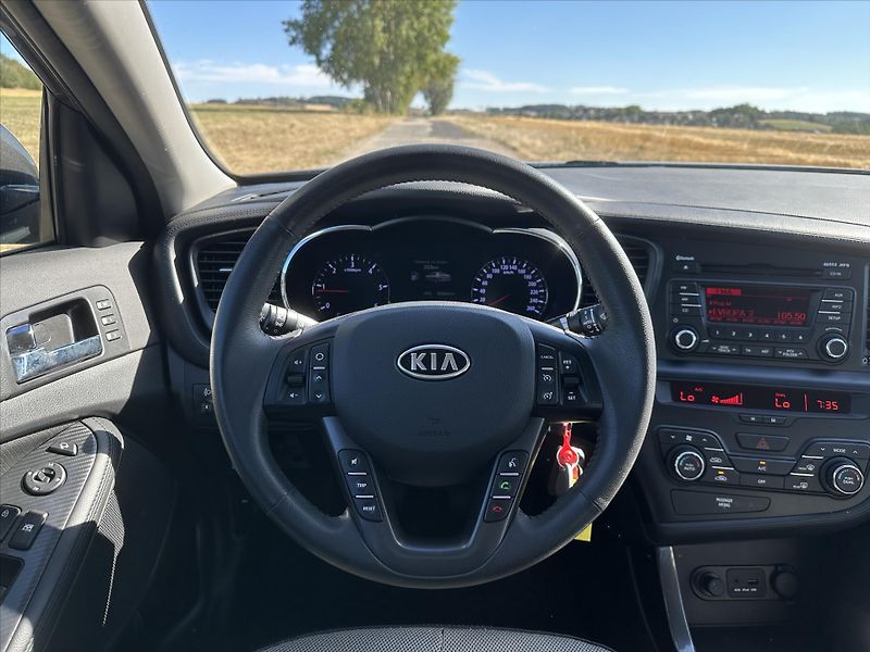 Kia Optima 1,7 CRDi 100kW Exclusive CZ - fotka 15 z 31