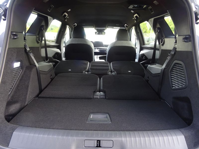 Peugeot 5008 (2026) BUSINESS Hybrid 145k e-DCS6 - fotka 13 z 47