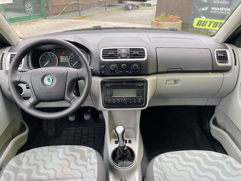 Škoda Fabia 1,4i (63kW) *KLIMATIZACE* - fotka 7 z 14