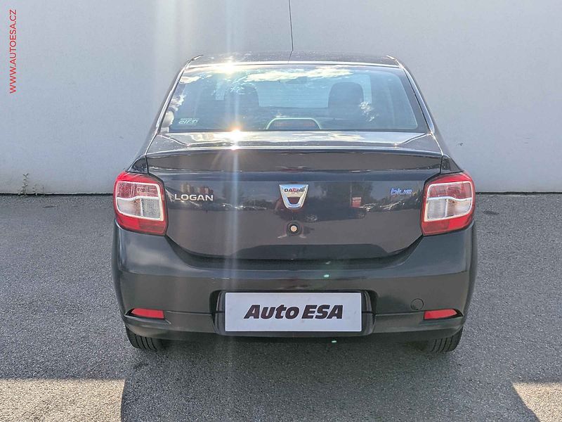 Dacia Logan (2013) 1.2i, ČR - fotka 5 z 14