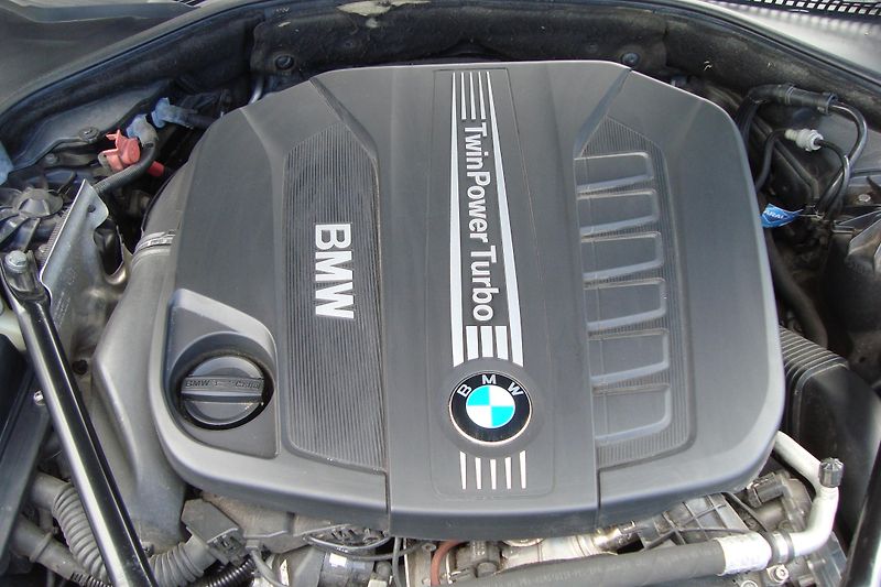 BMW Řada 5 (2013) 535d Xdrive,M-paket,S.kniha - fotka 18 z 73