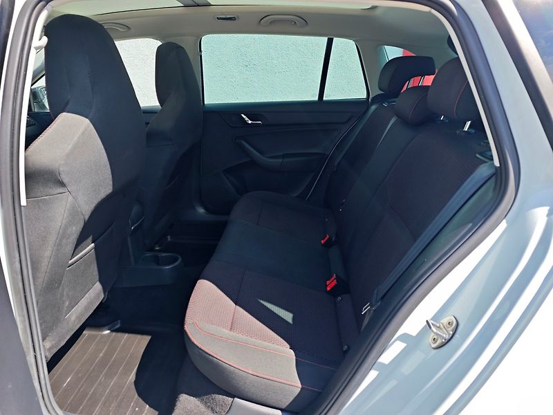 Škoda Rapid (2015) 1.2 TSi Spaceback Ambition + - fotka 13 z 42
