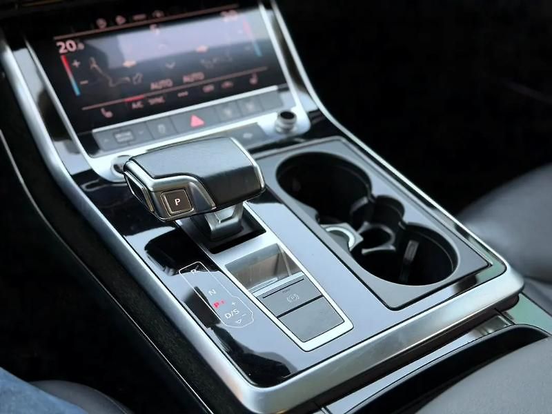 Audi Q7 (2021) Moderní generace Audi Q7 - fotka 15 z 20