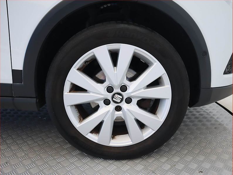Seat Arona (2019) 1.0 TSI, Serv.kniha, Navi - fotka 15 z 19