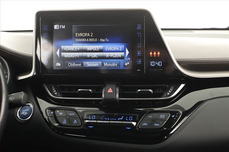 Toyota C-HR (2019) Comfort 1.8 Hybrid - fotka 13 z 18