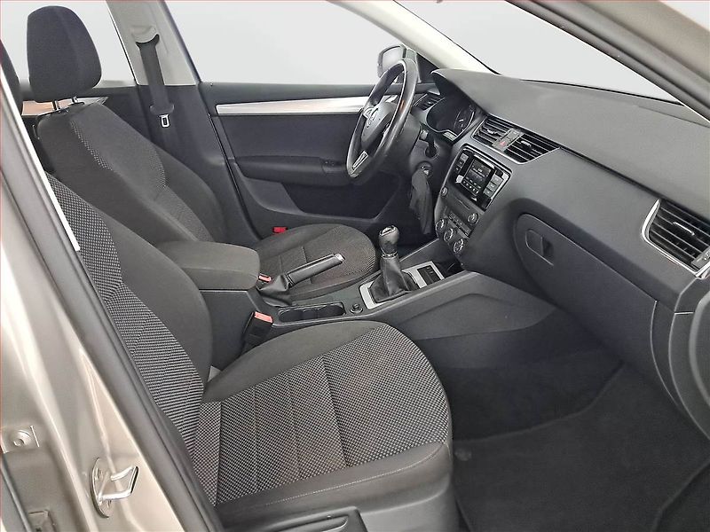 Škoda Octavia (2016) 1.2 TSI, Tempomat - fotka 9 z 18