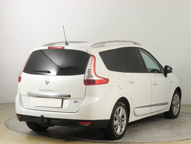 Renault Grand Scénic (2015) 1.6 dCi, 7 míst, Navi, Xenony - fotka 5 z 26