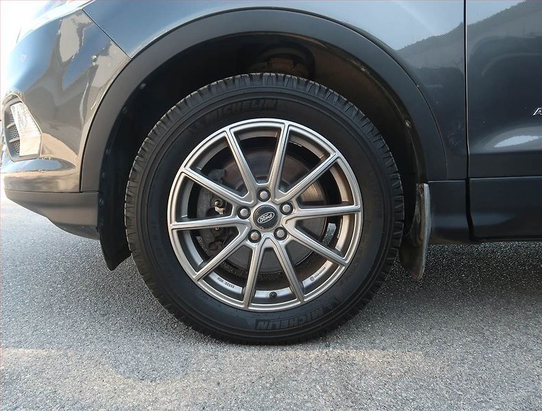Ford Kuga (2017) Titanium 2.0 TDCi, 4X4, Kůže - fotka 15 z 19