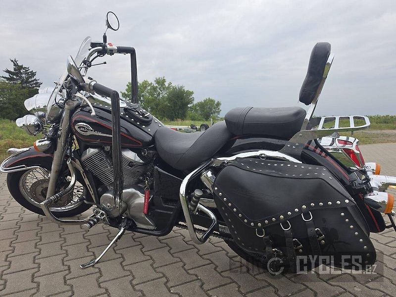 Honda VT 750 Shadow (1999) VT 750 C Shadow - fotka 16 z 18