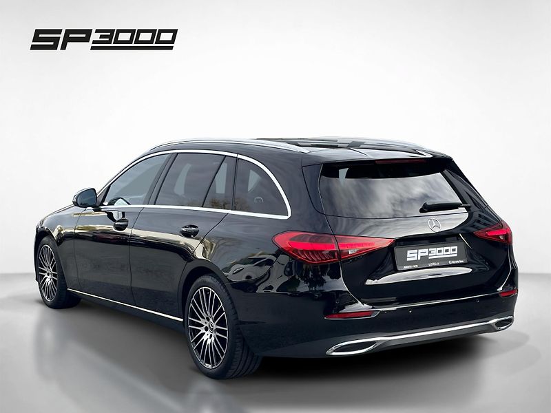 Mercedes-Benz Třídy C 220d 4Matic - fotka 4 z 35
