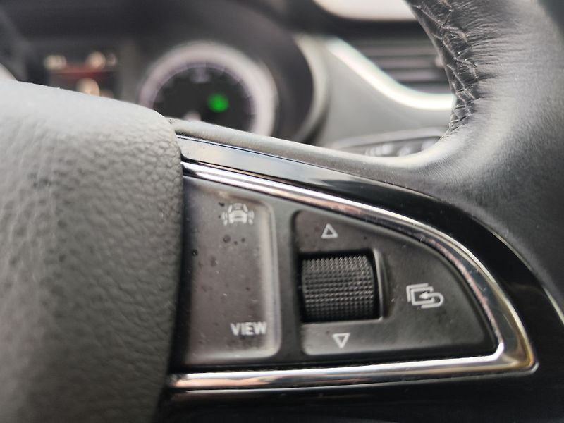 Škoda Octavia 2.0 TSI/140kW Style DSG - fotka 27 z 32