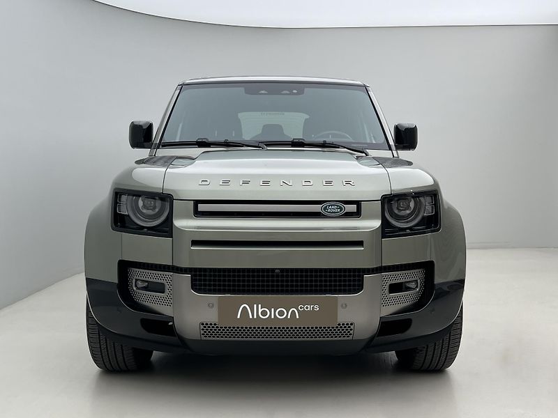 Land Rover Defender 110 D300 X-DYNAMIC SE AWD AUT  - fotka 13 z 46
