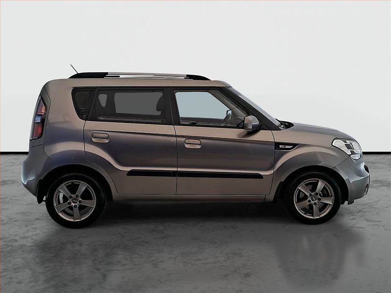 Kia Soul (2009) 1.6 CRDI, Vyhř. sedaček - fotka 6 z 16
