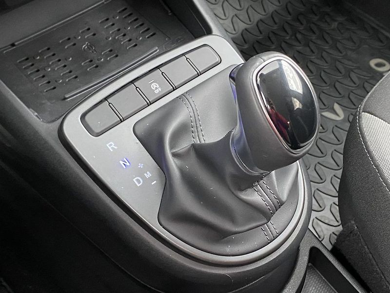 Hyundai i10 1.2i, ČR-1m, Smart, automat - fotka 26 z 31