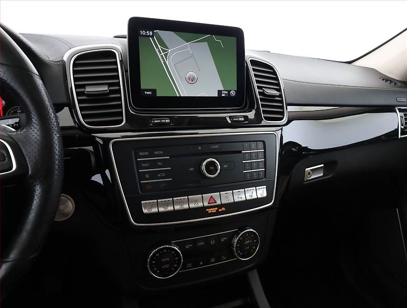 Mercedes-Benz GLS (2017) 500 4MATIC - fotka 10 z 21