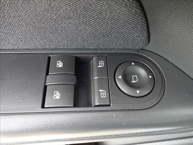 Opel Astra 1,6i 85kW - fotka 19 z 41