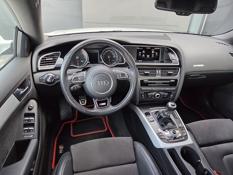 Audi A5 2,0 TDi Sportback - fotka 7 z 40