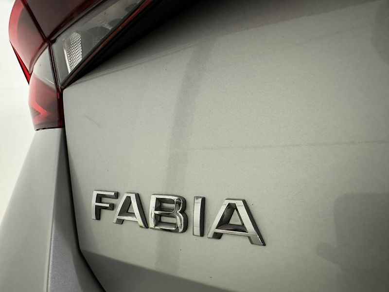Škoda Fabia (2022) 4 Ambition 7ST Aut DSG 1MAJ ČR - fotka 19 z 36
