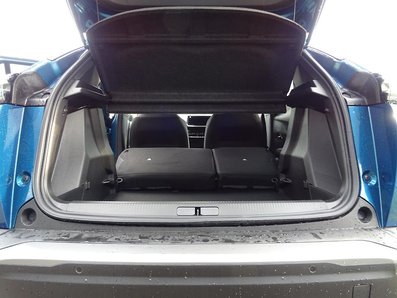 Peugeot 2008 (2026) ALLURE Hybrid 145k e-DCS6 - fotka 14 z 45