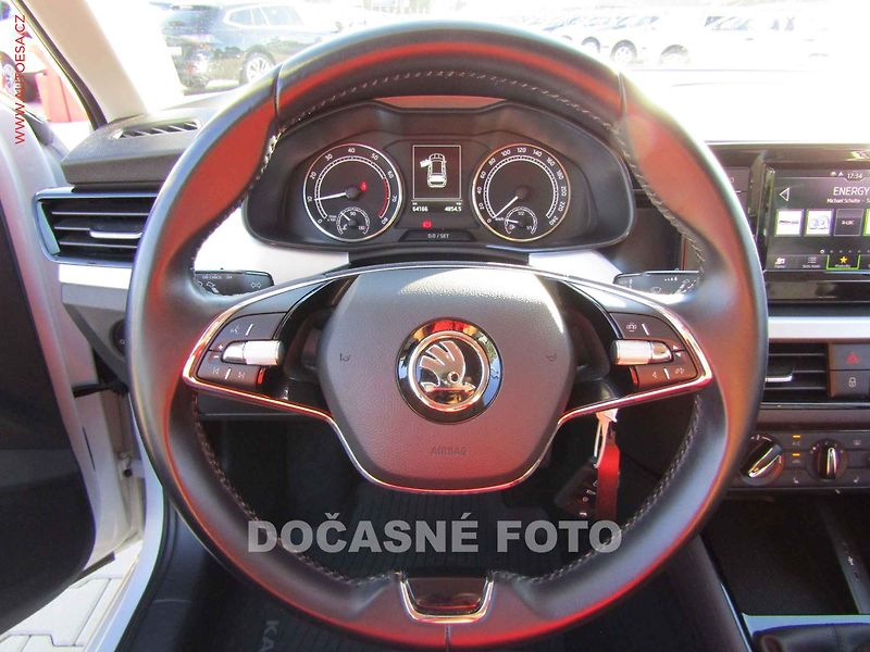 Škoda Kamiq (2021) 1.0TSi, ČR - fotka 12 z 18
