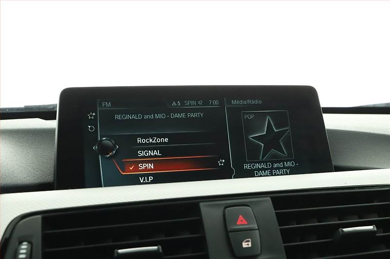 BMW Řada 3 (2016) 320d xDrive GT, 4X4, Automat - fotka 11 z 20