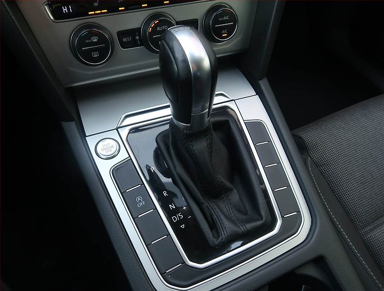 Volkswagen Passat (2015) Comfortline 2.0 TDI, Automat - fotka 13 z 16