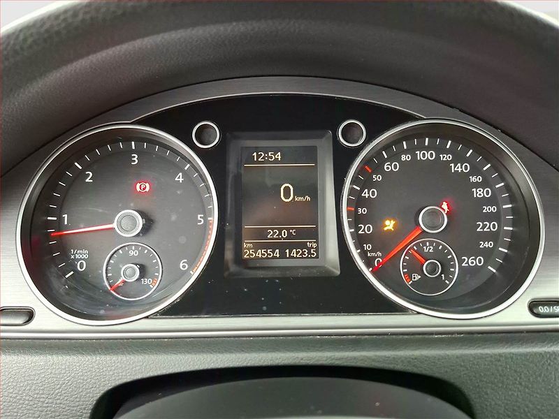 Volkswagen Passat (2012) 1.6 TDI, Park. senzory - fotka 11 z 15