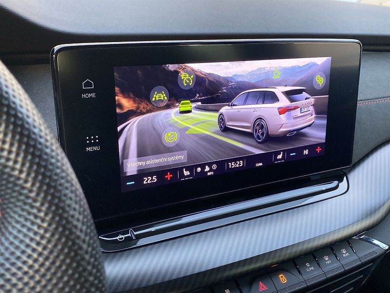 Škoda Octavia (2022) Combi 2.0 TDI 4x4 DSG RS - fotka 24 z 35