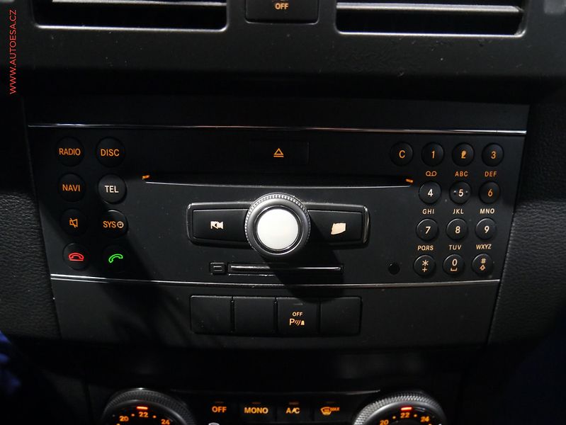 Mercedes-Benz GLK (2009) 3.0 CDi 4Matic, AT, xenon - fotka 15 z 19