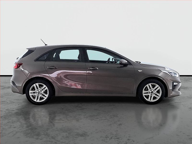 Kia Ceed (2019) 1.4 CVVT, Serv.kniha, Tempomat - fotka 6 z 17