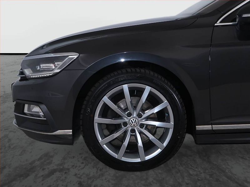 Volkswagen Passat (2019) R-Line 2.0 TDI, 4X4, Automat - fotka 15 z 26