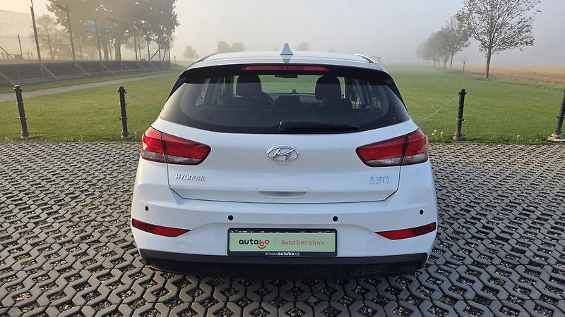 Hyundai i30  1.0TGDI 120 Start Plus CZ DPH - fotka 7 z 26