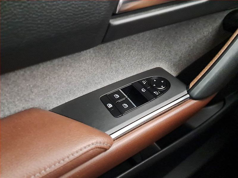 Mazda MX-30 (2020) e-Skyactiv, Automat, Kůže - fotka 17 z 18