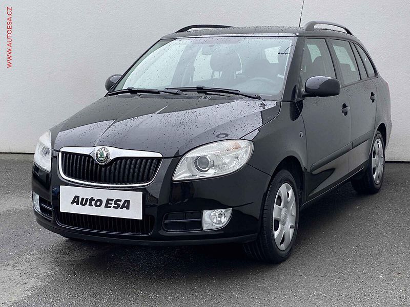 Škoda Fabia (2009) 1.6 16V, Ambiente, +kola - fotka 3 z 17