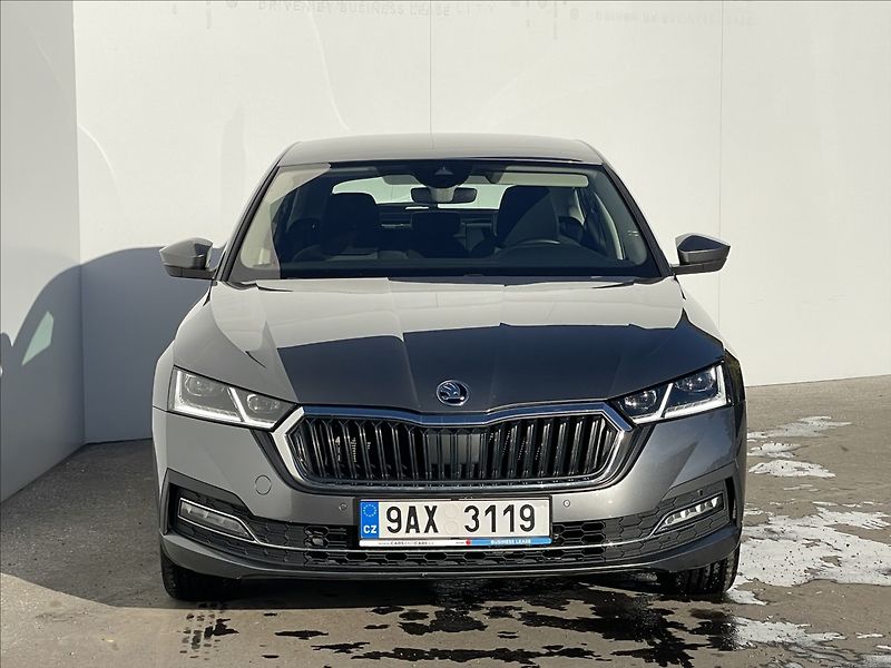 Škoda Octavia 2,0 TDI DSG Style Plus ACC - fotka 22 z 24