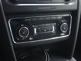 Škoda Superb (2014) 1.6 TDI, Xenony, Tempomat - náhled 15
