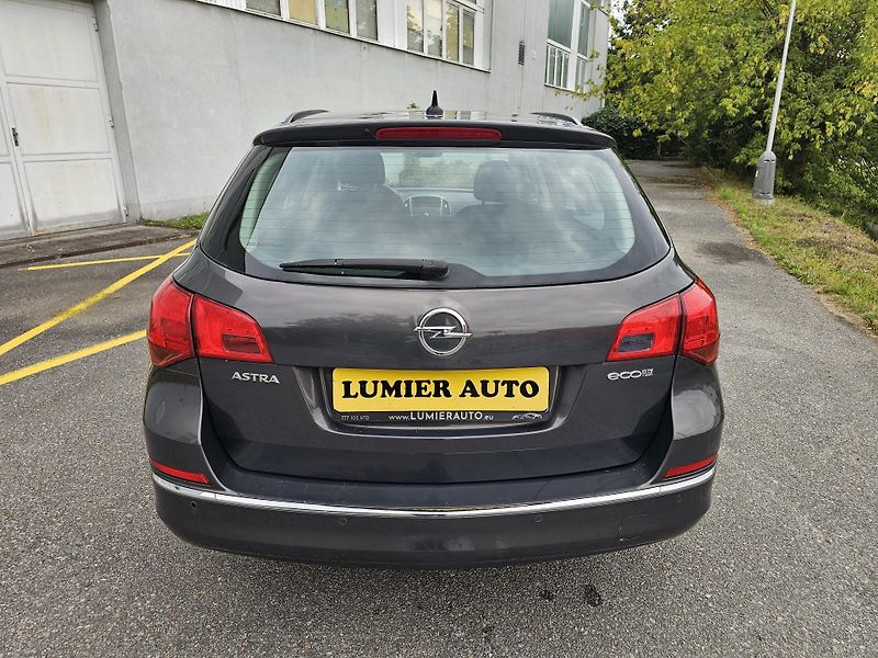 Opel Astra (2013) J 1.7CDTI - fotka 4 z 17