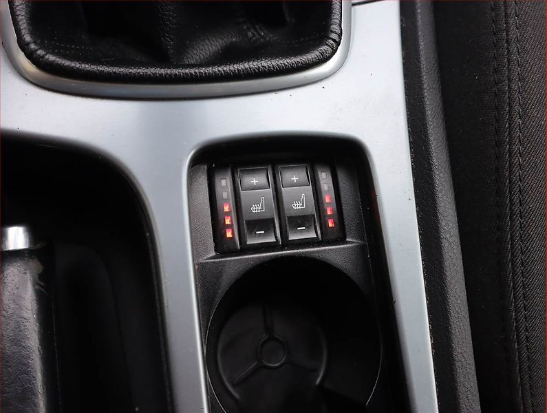 Ford Mondeo (2012) Trend 2.0 TDCi, Navi, Xenony - fotka 19 z 19