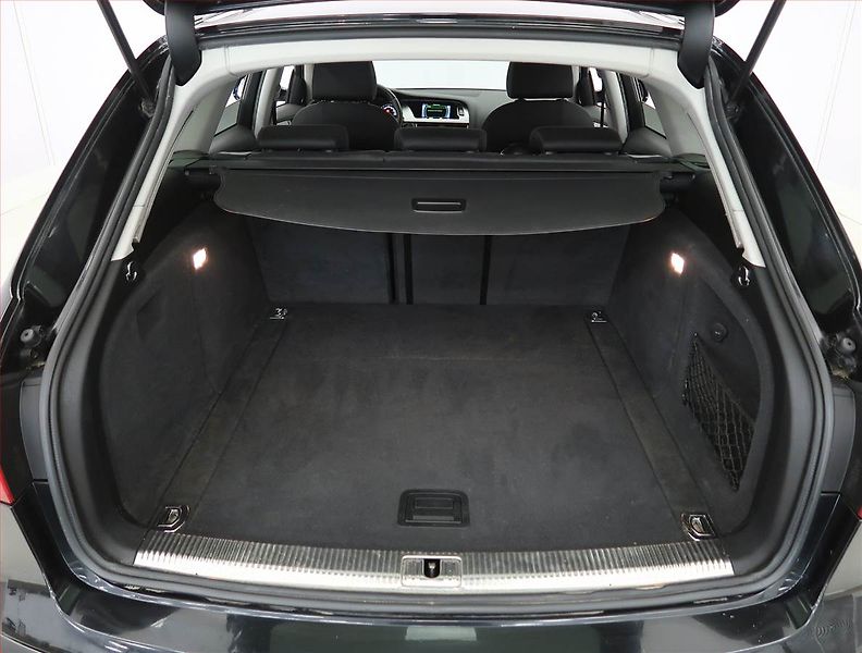 Audi A4 Allroad (2011) 2.0 TDI, 4X4, Xenony - fotka 13 z 17