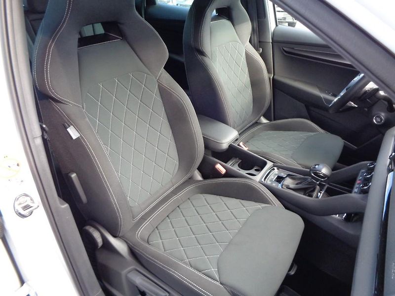 Škoda Karoq 2.0 TDI 110 kW DSG SPORTLINE - fotka 19 z 25