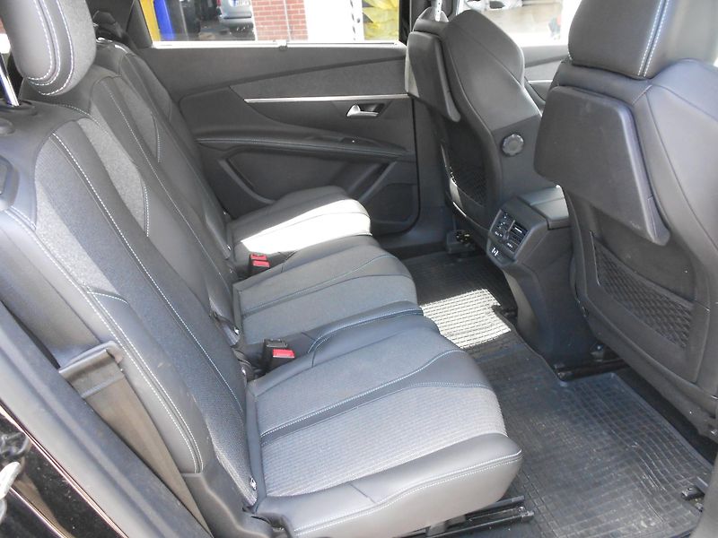 Peugeot 5008 ALLURE PACK 1.5HDi 130k EAT8 - fotka 7 z 14
