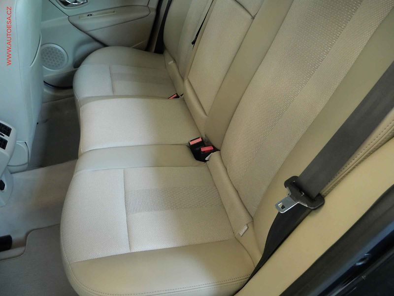 Renault Fluence (2012) 1.6i, 2.maj,ČR, Klima, temp - fotka 10 z 22