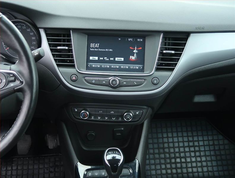 Opel Crossland X (2021) 1.2 Turbo, ČR,1.maj - fotka 12 z 16