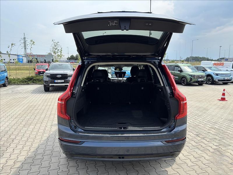 Volvo XC90 2,0 B5 AWD Plus Dark - fotka 11 z 46
